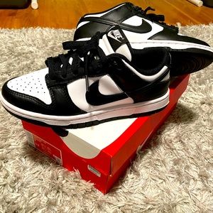 Nike panda dunks